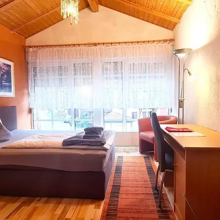 Zi22 Doppelzimmer Schoenblick Mit Grosszuegiger Fensterfront * Bad Herrenalb