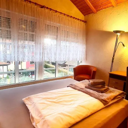 Zi22 Doppelzimmer Schoenblick Mit Grosszuegiger Fensterfront Holiday home